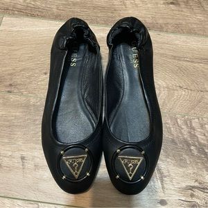 SOLD / Guess Senna Flats
